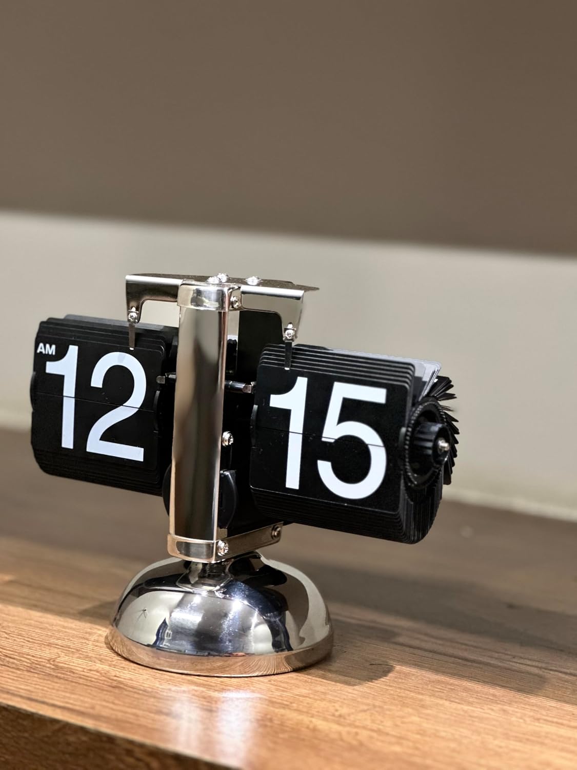 Auto Flip Clock – Creative Automatic Page-Turning Desk Clock