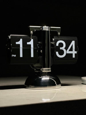 Auto Flip Clock – Creative Automatic Page-Turning Desk Clock