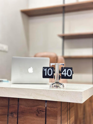 Auto Flip Clock – Creative Automatic Page-Turning Desk Clock